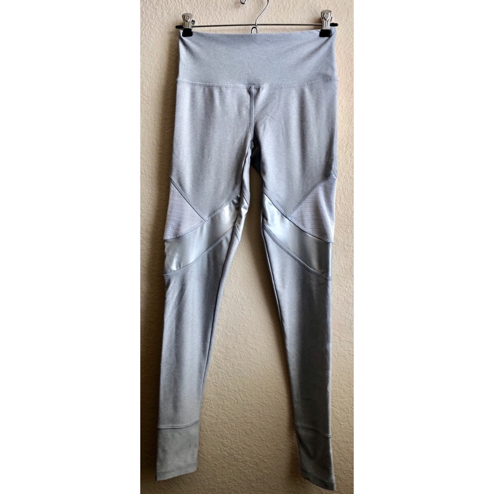 From Lulus: Gottex Gray Leggings Like New
